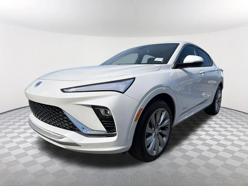 Used 2025 White Buick Avenir image 1