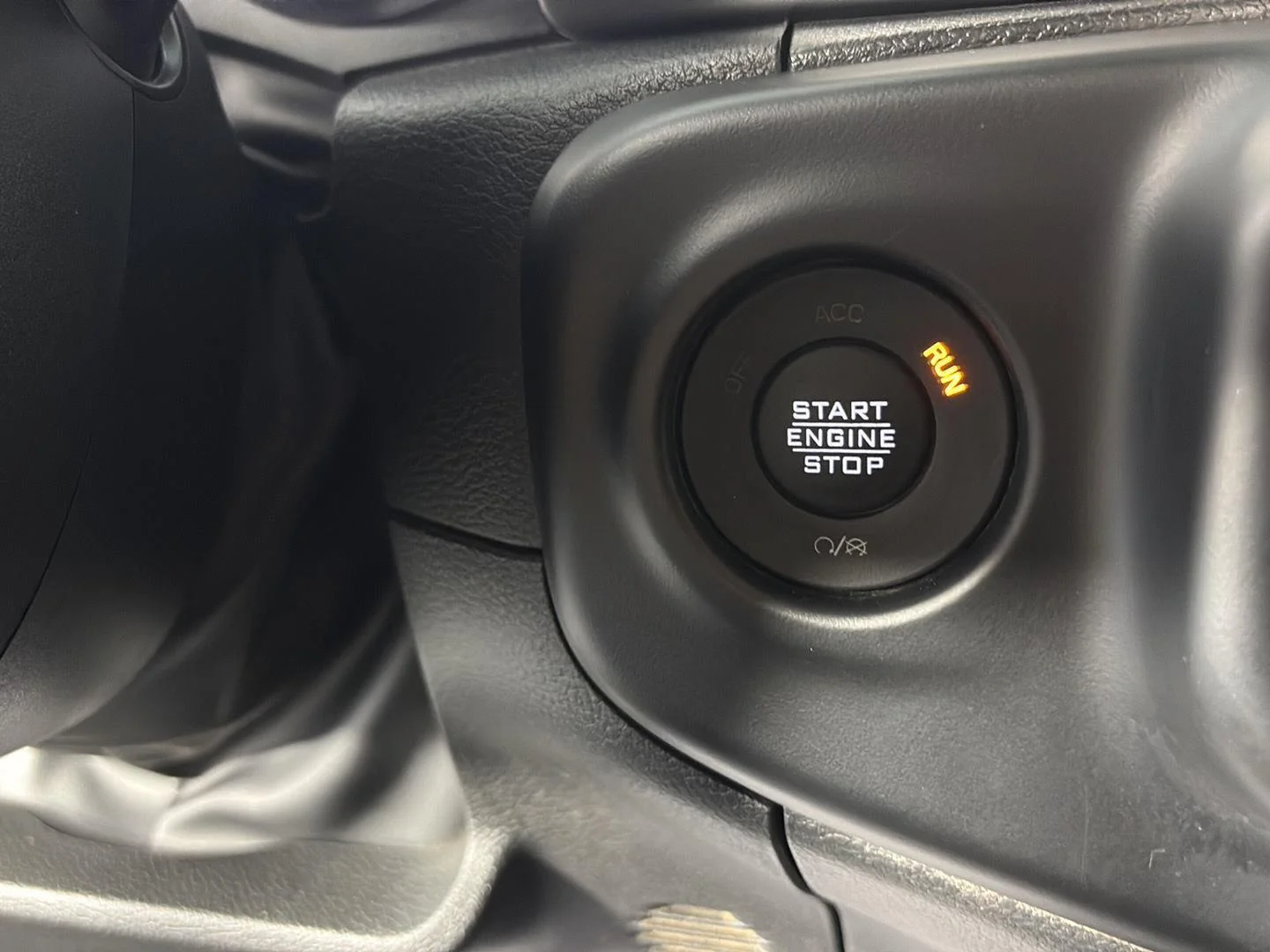 Used 2023 Sting-Gray Clearcoat Jeep Rubicon image 30