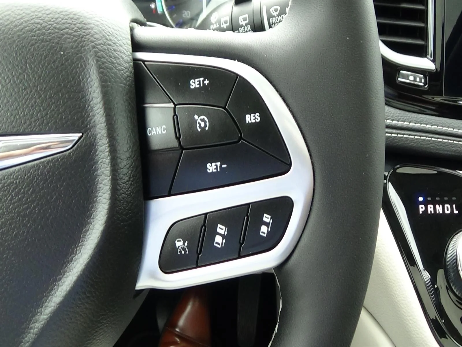 Used 2024 Silver Mist Clear Coat (pse) Chrysler Limited image 26
