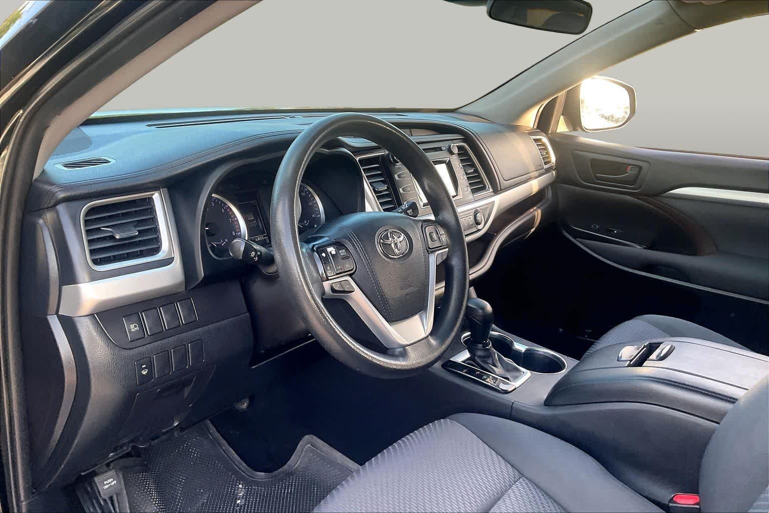 Used 2019 Midnight Black Metallic Toyota LE image 17