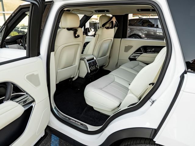 New 2026 Fuji White Land Rover SE image 25