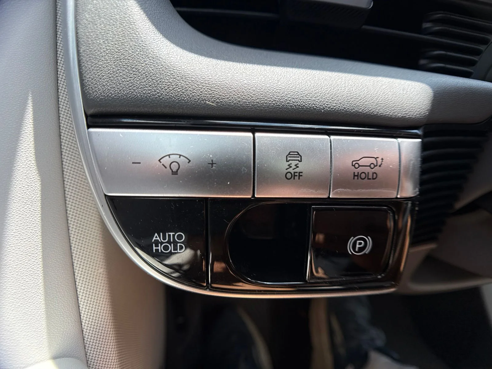 Used 2023 Black Hyundai SEL image 21