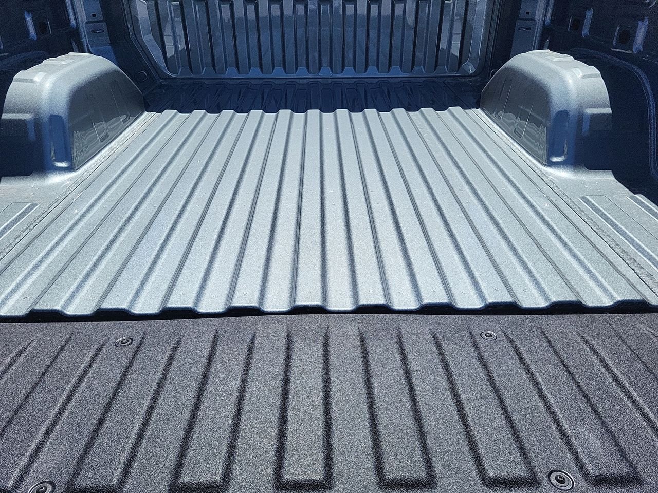 New 2026 Sterling Metallic GMC Elevation image 45