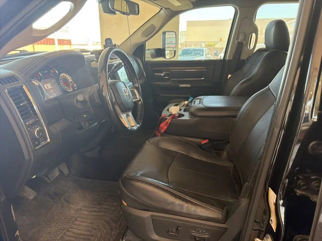 Used 2018 Brilliant Black Crystal Pearlcoat Ram Laramie image 4