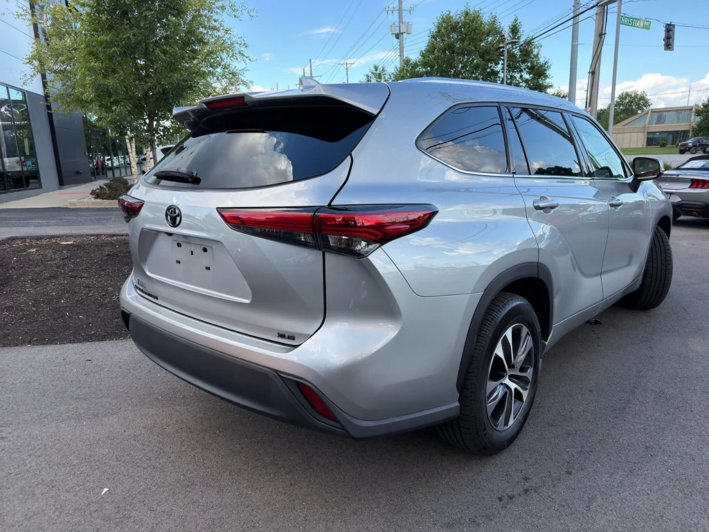 Used 2021 Celestial Silver Metallic Toyota XLE image 10