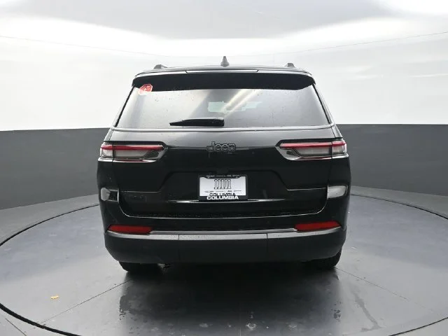 New 2027 High-Gloss Black Paint Jeep Laredo Altitude image 7