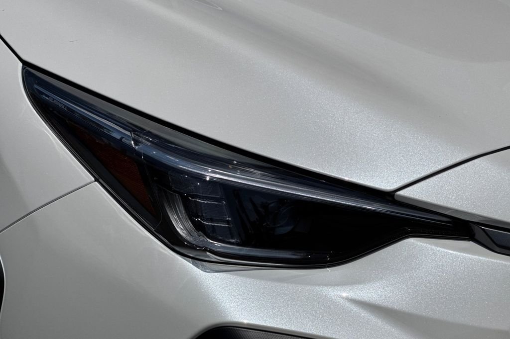 New 2026 CRYSTAL WHITE PEARL Subaru Limited image 33
