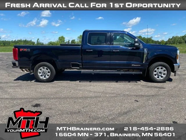Certified Used 2024 Blue Ford XLT image 1