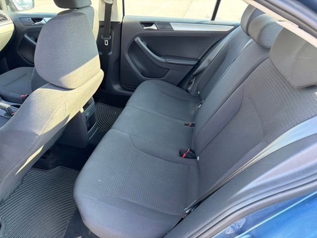 Used 2016 Blue Volkswagen 1.4T SE image 10