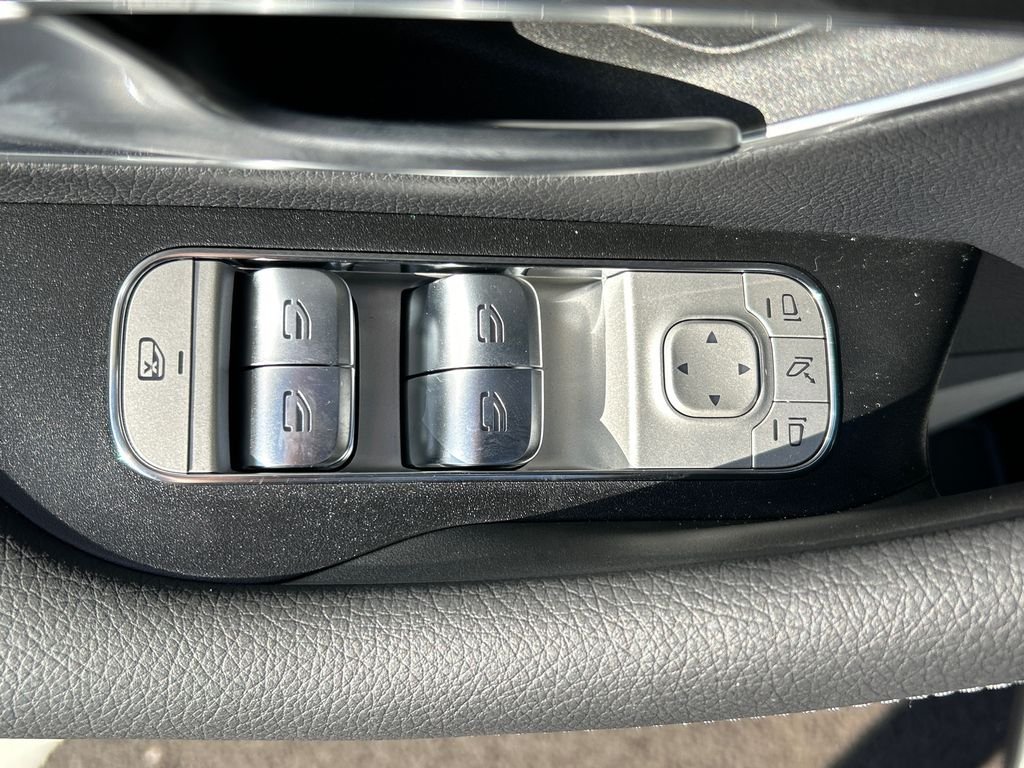New 2027 MANUFAKTUR Moonlight White Metallic Mercedes-Benz GLE 450 image 12