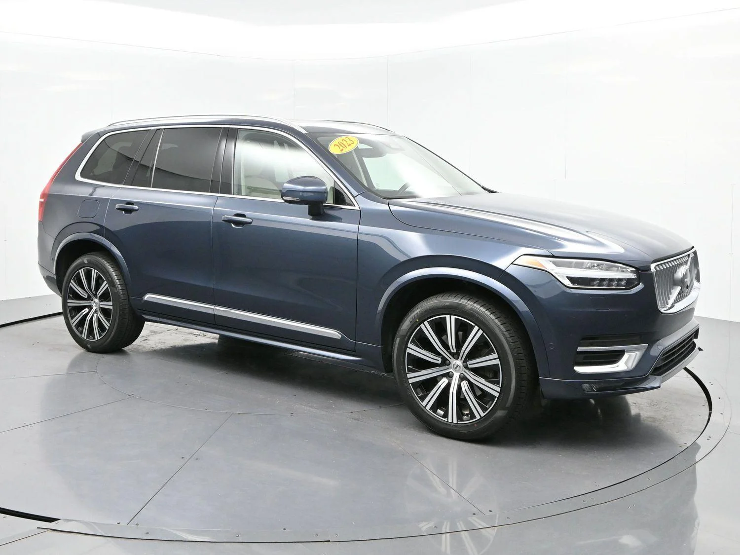 Used 2023 Blue Volvo Plus image 5