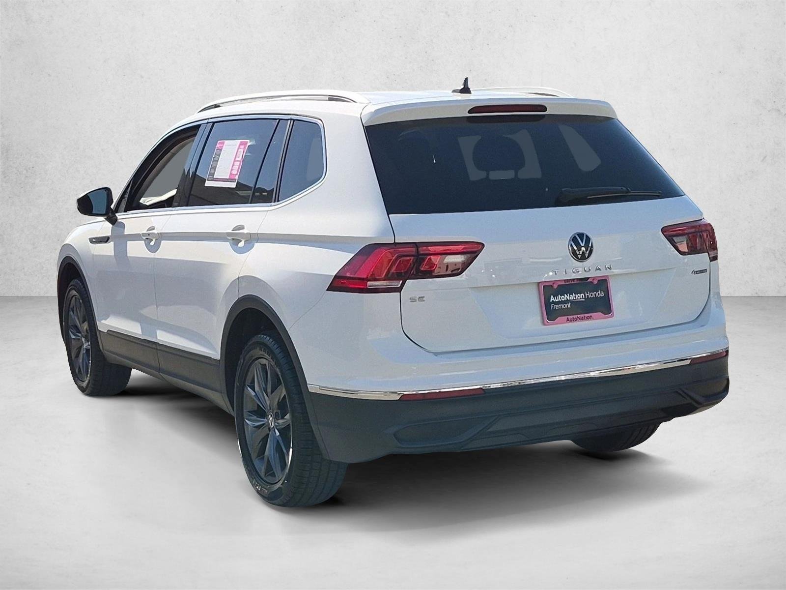 Used 2024 White Volkswagen SE image 8