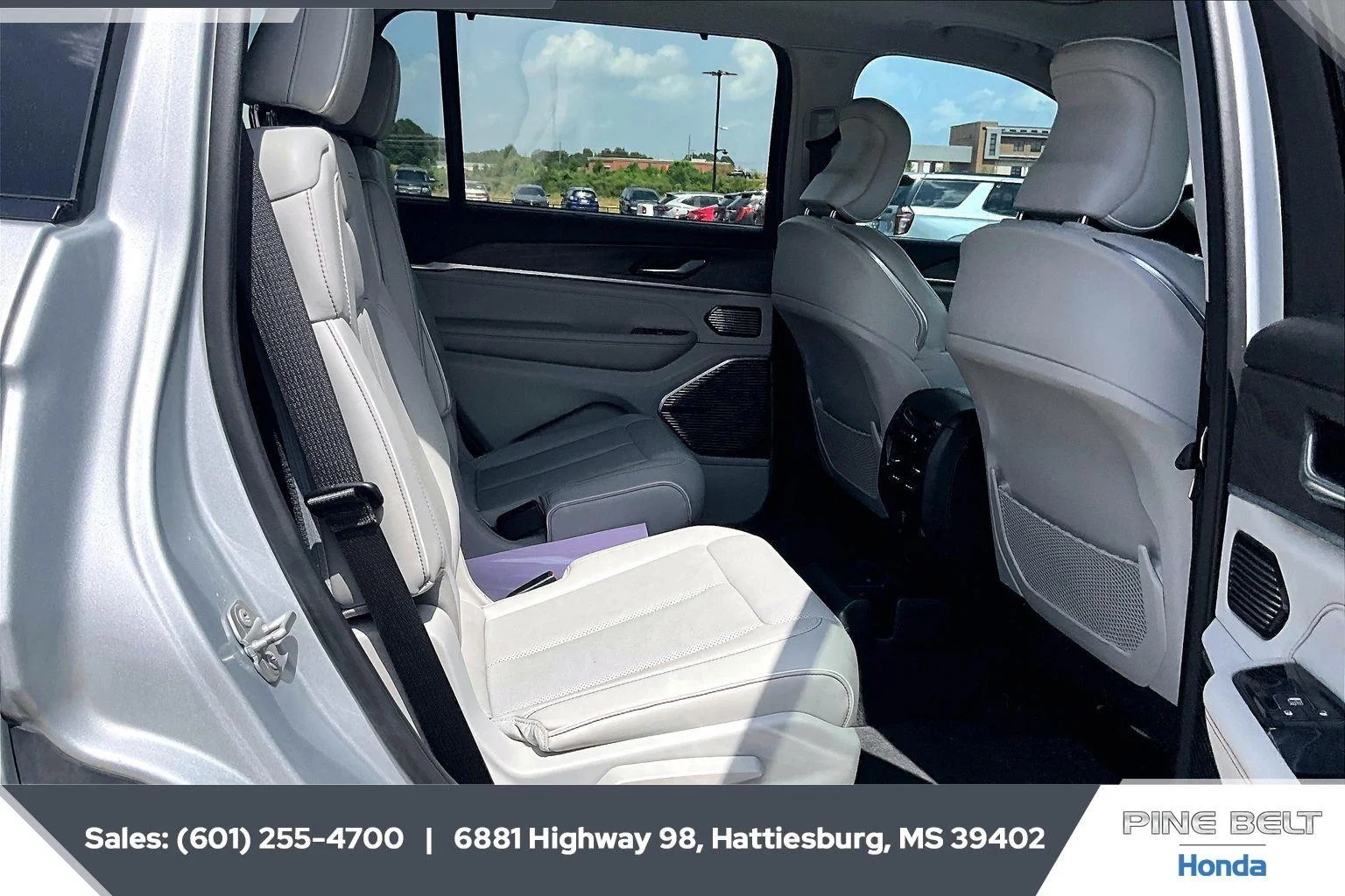 Used 2021 Silver Zynith Jeep Overland image 3