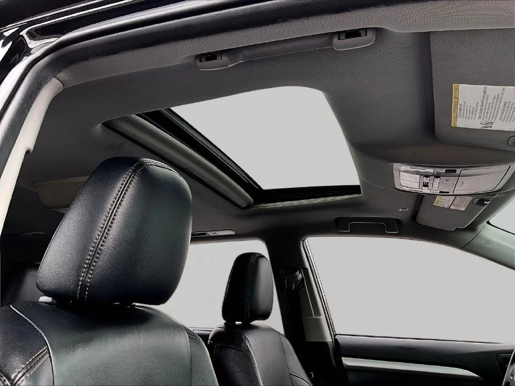 Used 2019 Black Toyota XLE image 28