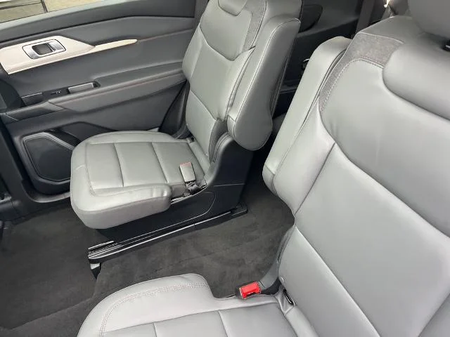 New 2026 Space White Metallic Ford Active image 38
