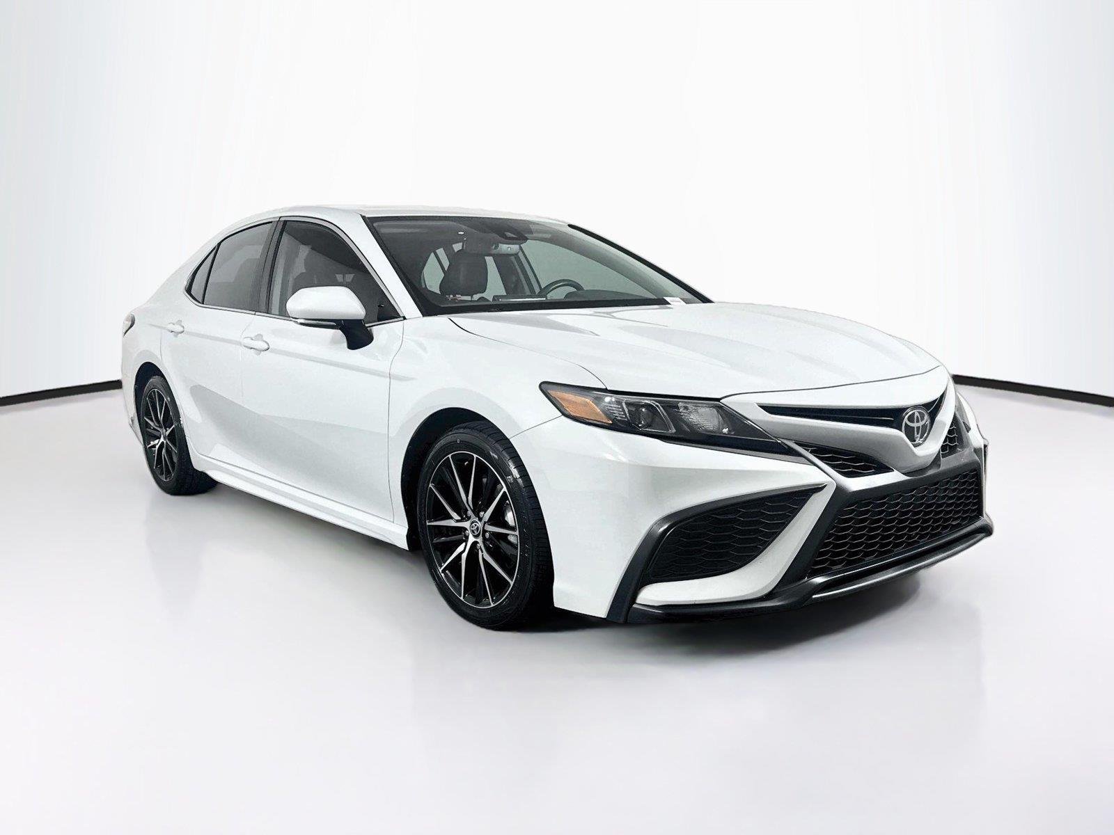 Used 2022 Ice Edge Toyota SE image 8
