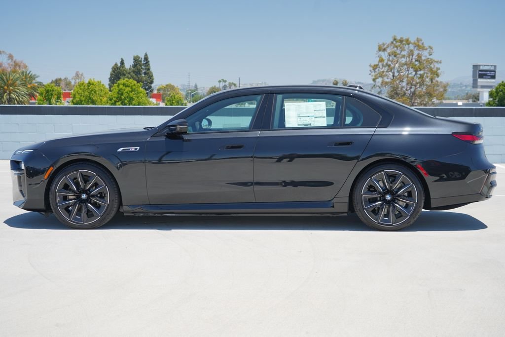 New 2026 Black Sapphire Metallic BMW M70 image 4