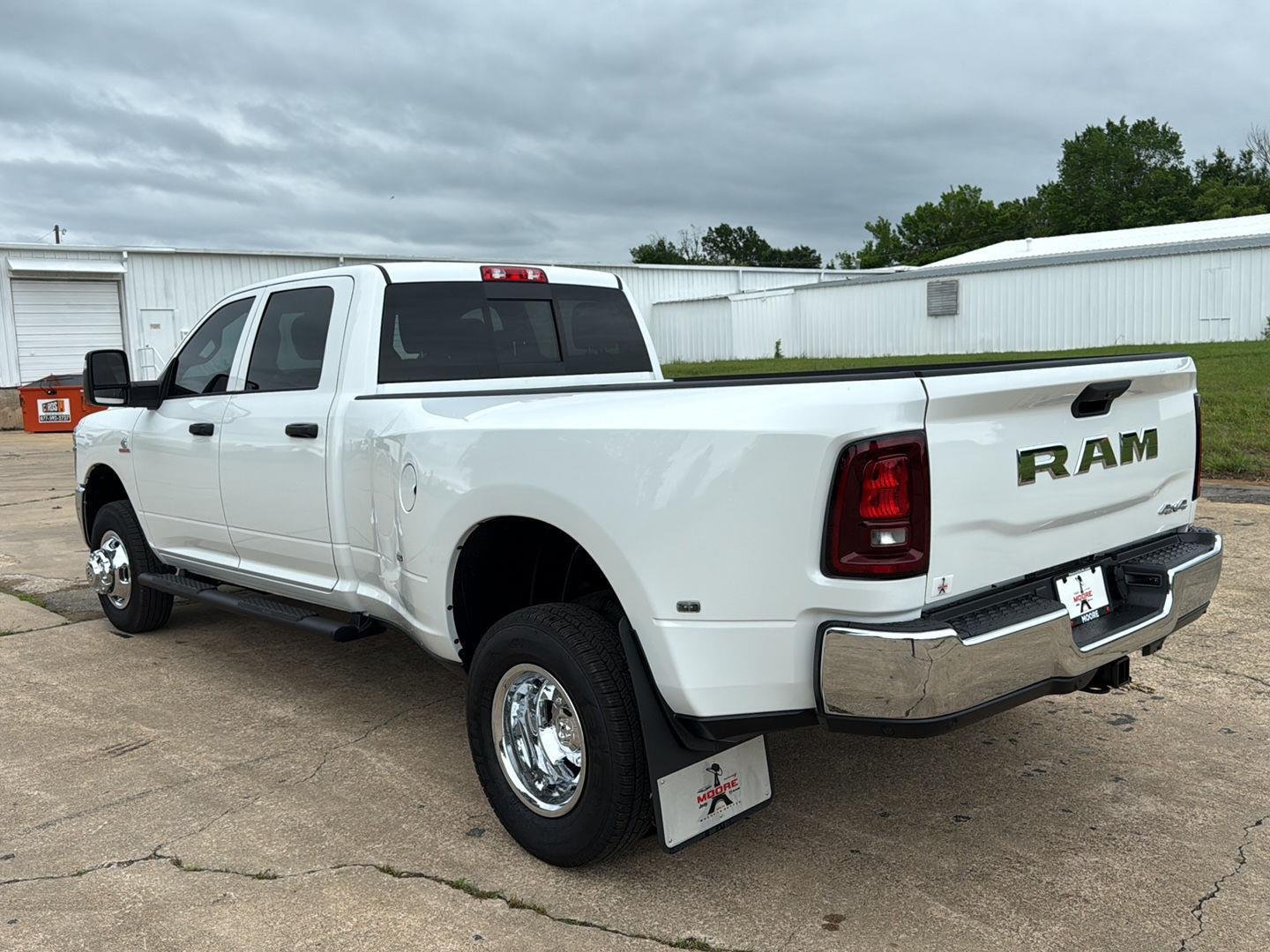 New 2026 Bright White Clear-Coat Exterior Paint RAM Tradesman image 6