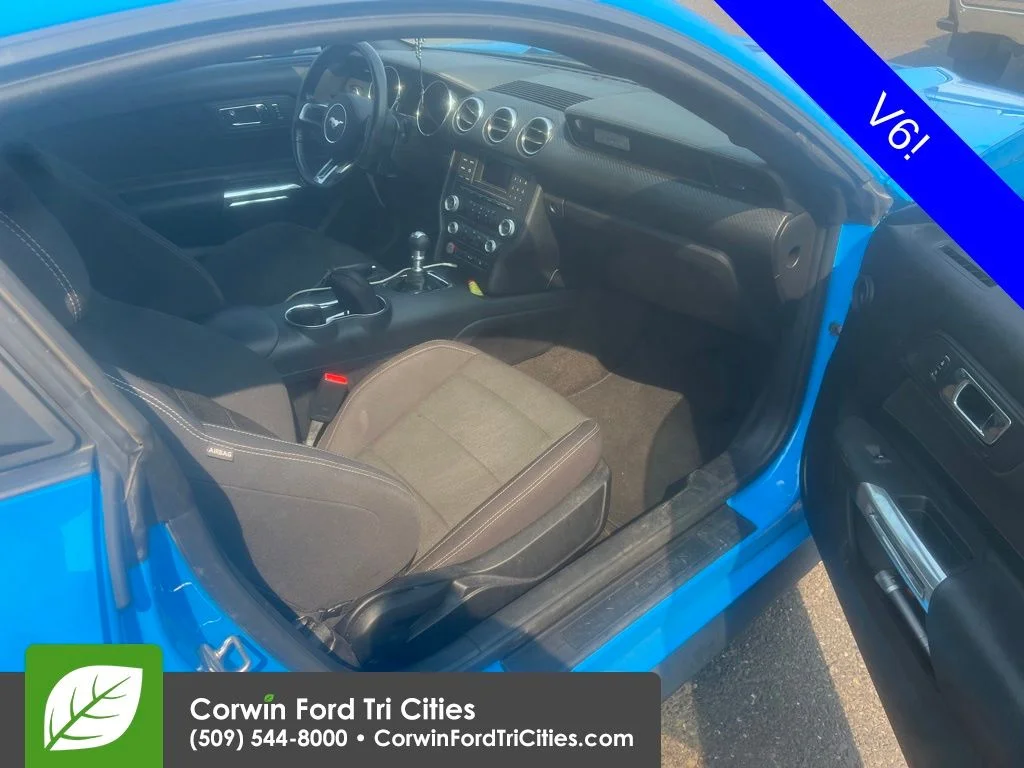 Used 2017 Blue Ford V6 image 5
