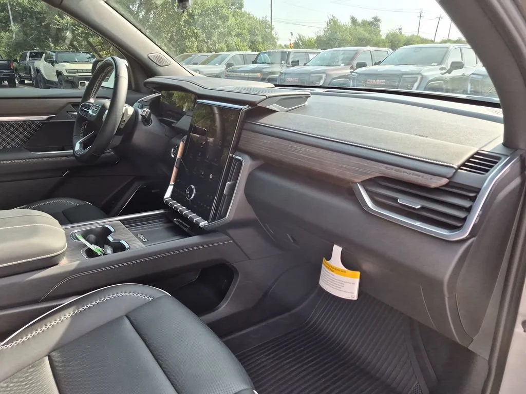 2026 GMC Acadia Denali - Photo 39