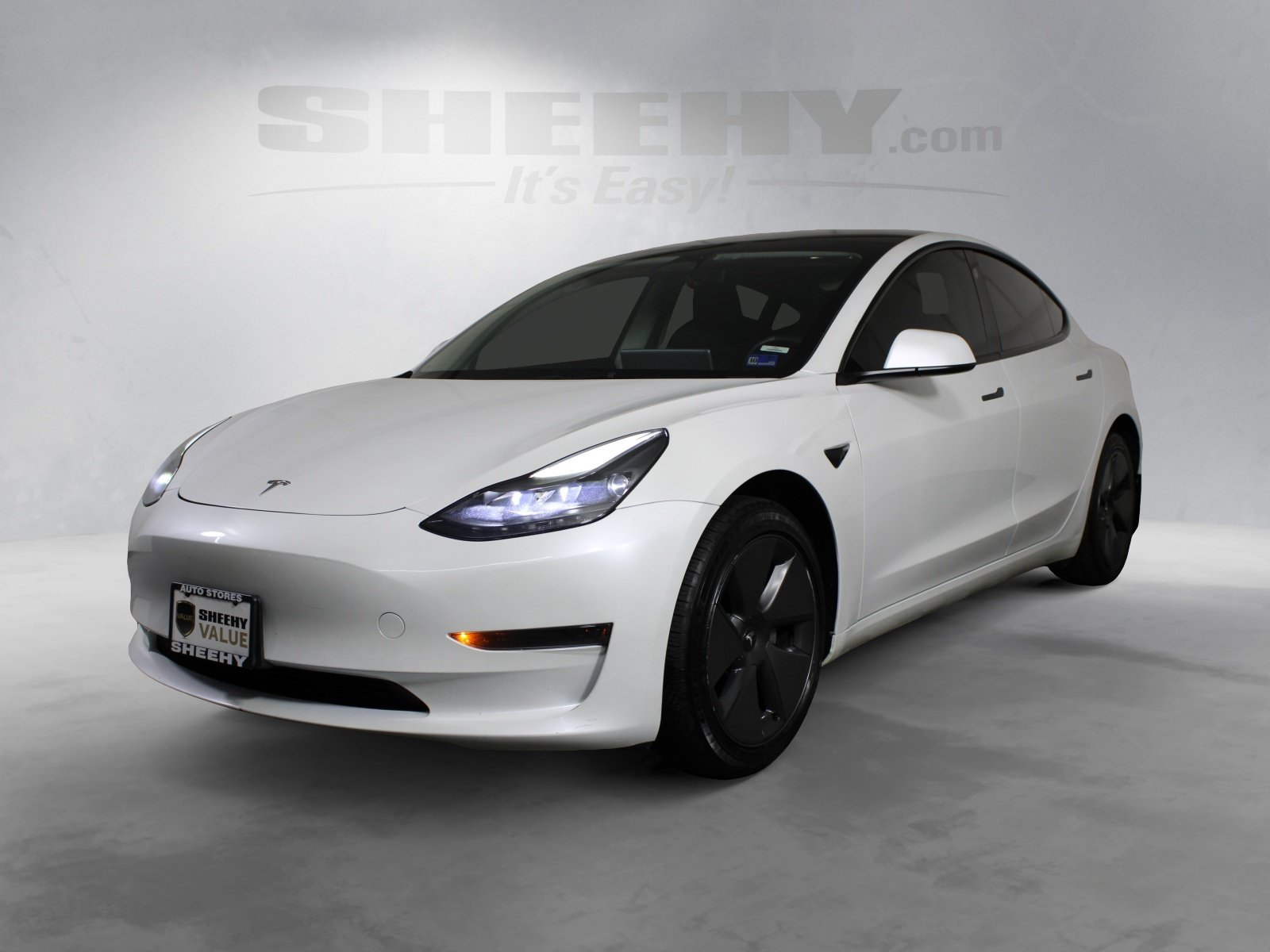 Used 2023 White Tesla Base image 12