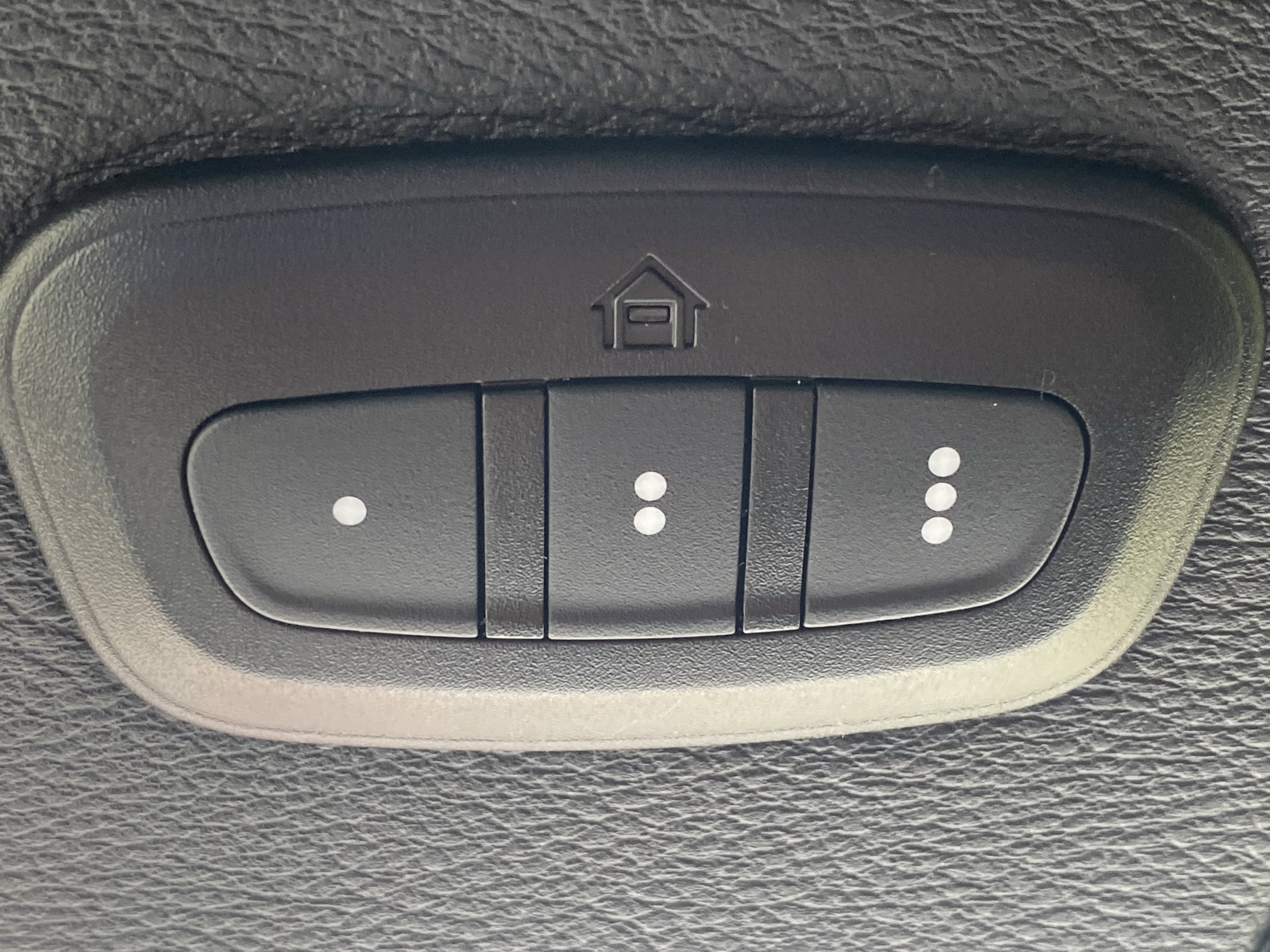 2020 Jeep Wrangler Unlimited Sahara - Photo 20