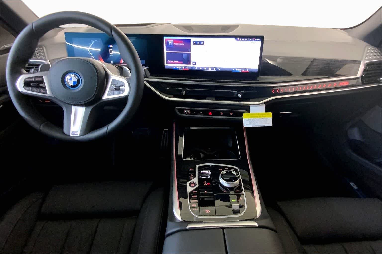 New 2026 Skyscraper Grey Metallic BMW xDrive50e image 5
