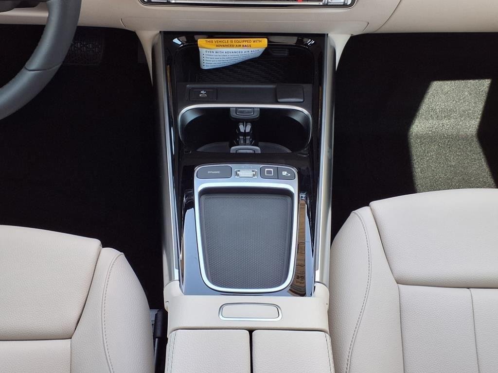 Used 2025 Polar White Mercedes-Benz GLA 250 image 17