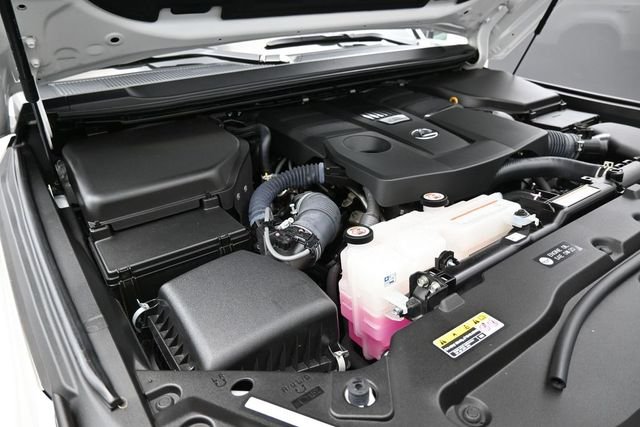 Used 2024 White Lexus 550 Premium image 50