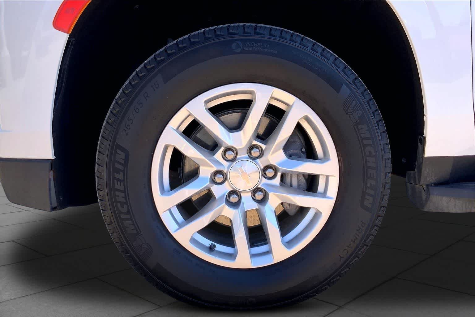 Used 2024 Summit White Chevrolet LT image 11