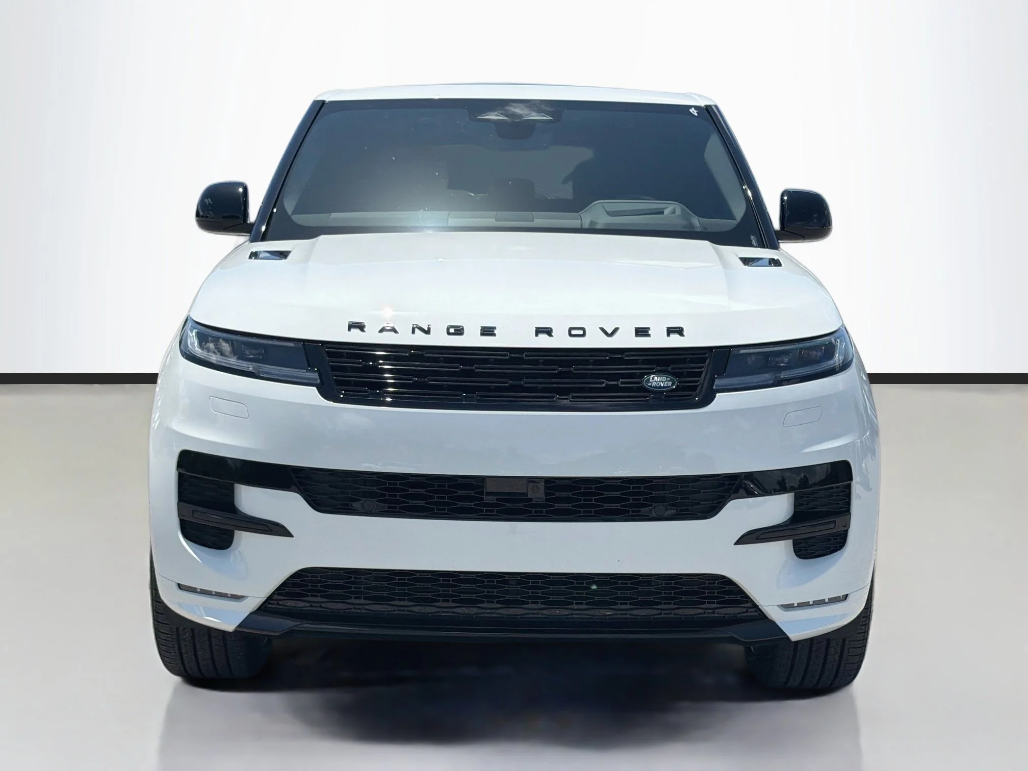 New 2026 Fuji White Land Rover Dynamic SE image 8
