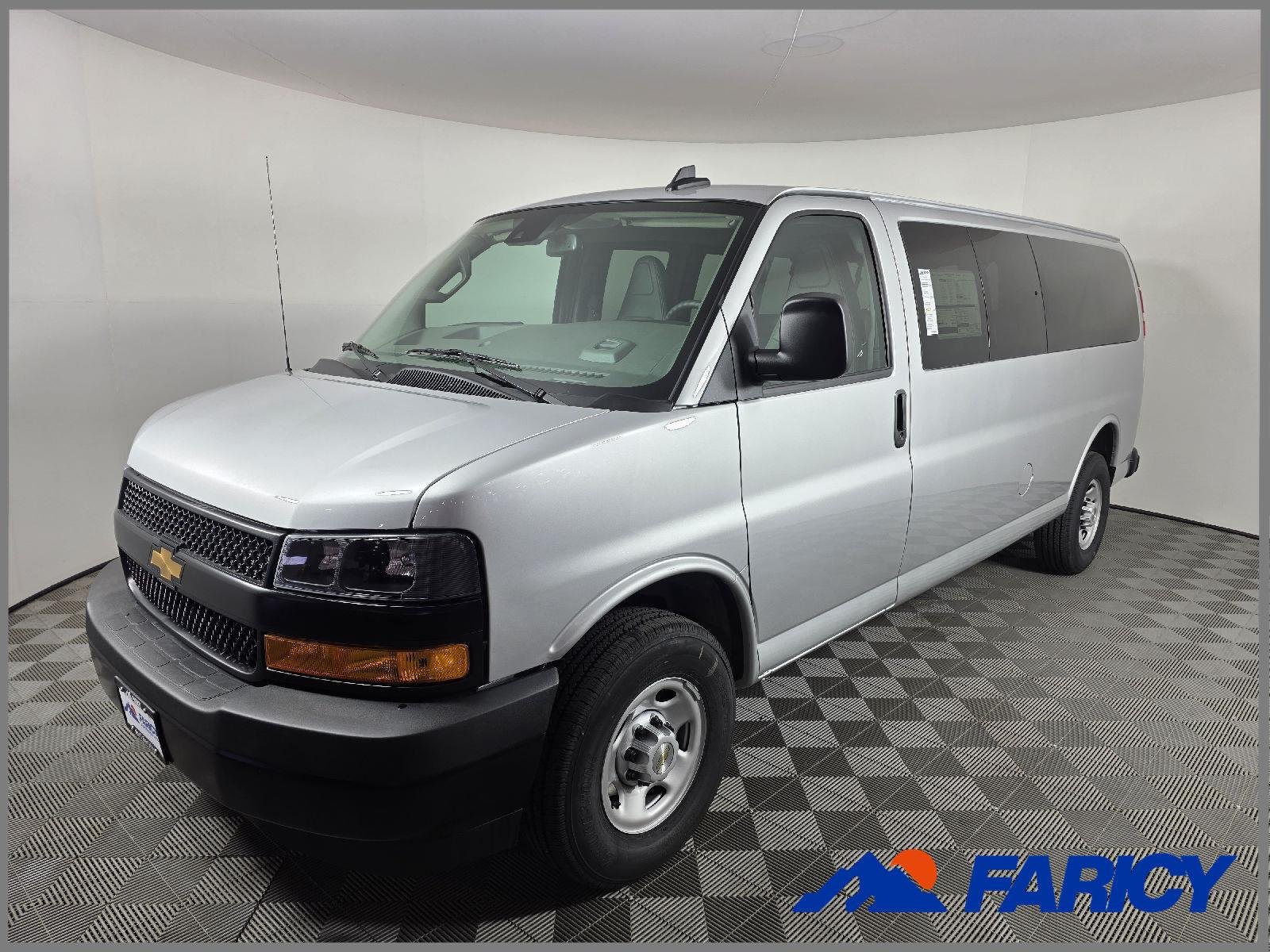 2026 Chevrolet Express 3500 LS Extended's photo