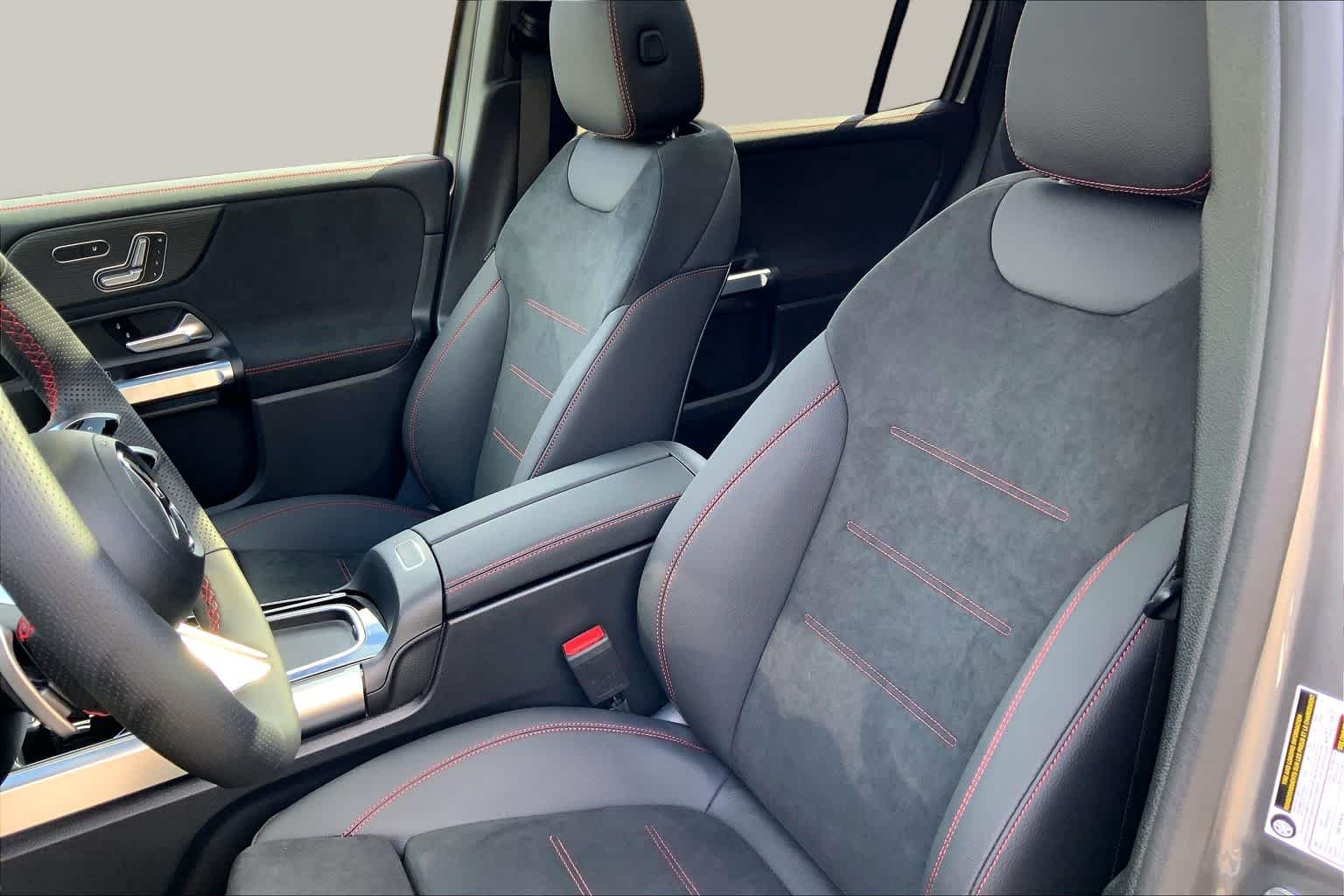 New 2026 Mountain Grey Metallic Mercedes-Benz GLB 250 image 9