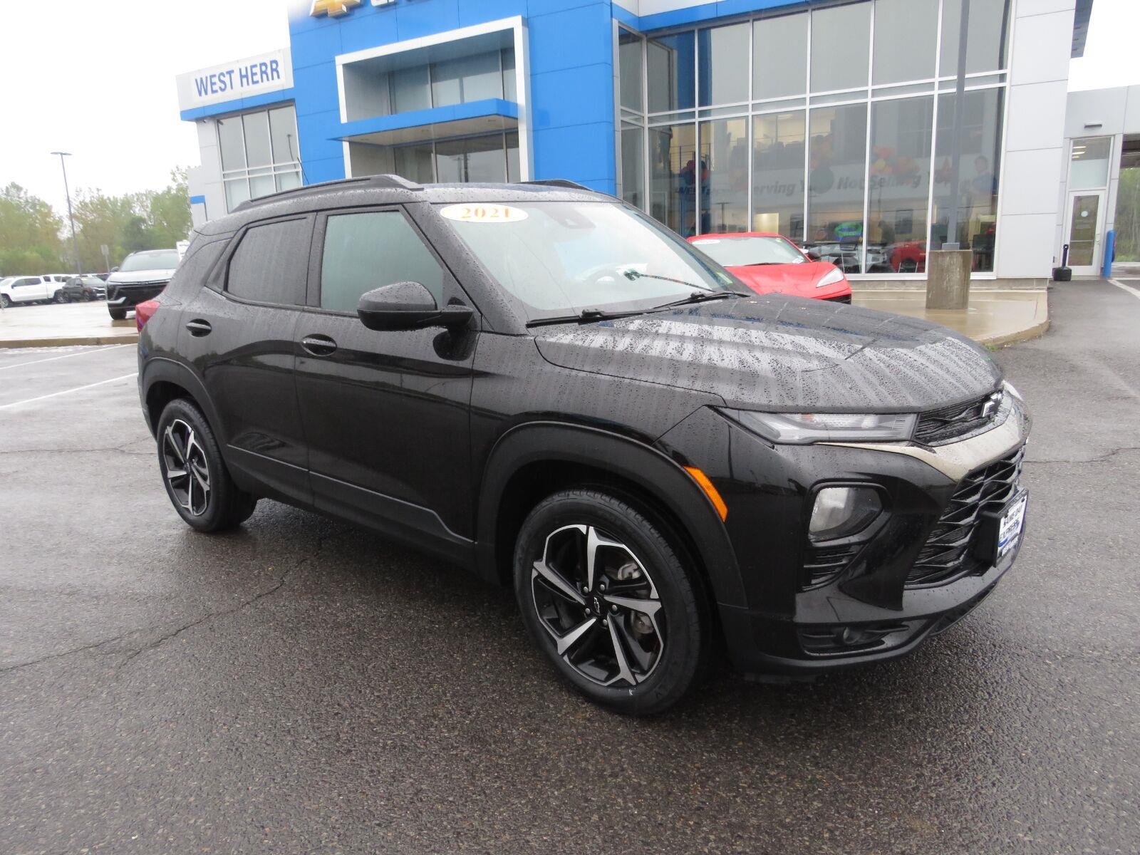 Used 2021 Mosaic Black Metallic Chevrolet RS image 3