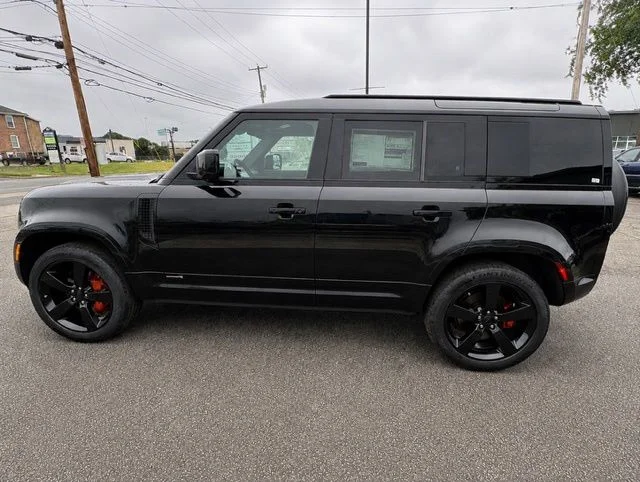 New 2026 Santorini Black Land Rover X image 5
