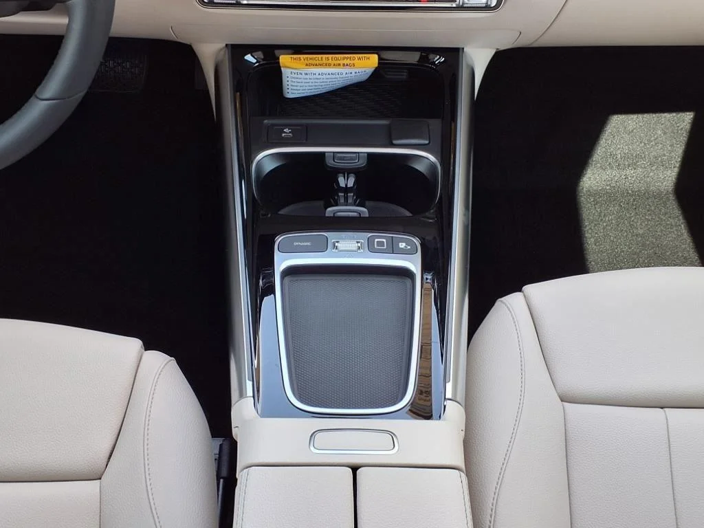 Certified Used 2025 Polar White Mercedes-Benz GLA 250 image 17