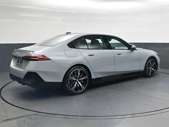 Used 2026 Gray BMW 550e xDrive image 4