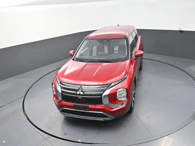 Used 2025  Mitsubishi SE image 25