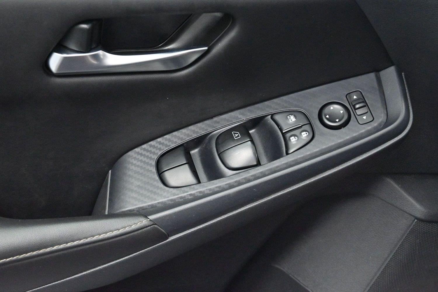 Used 2024 Rosewood Metallic Nissan SV image 11