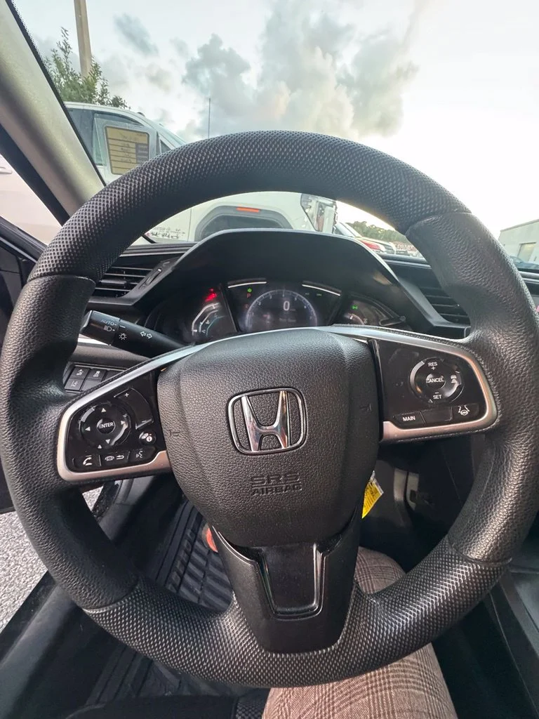 Used 2020  Honda LX image 1