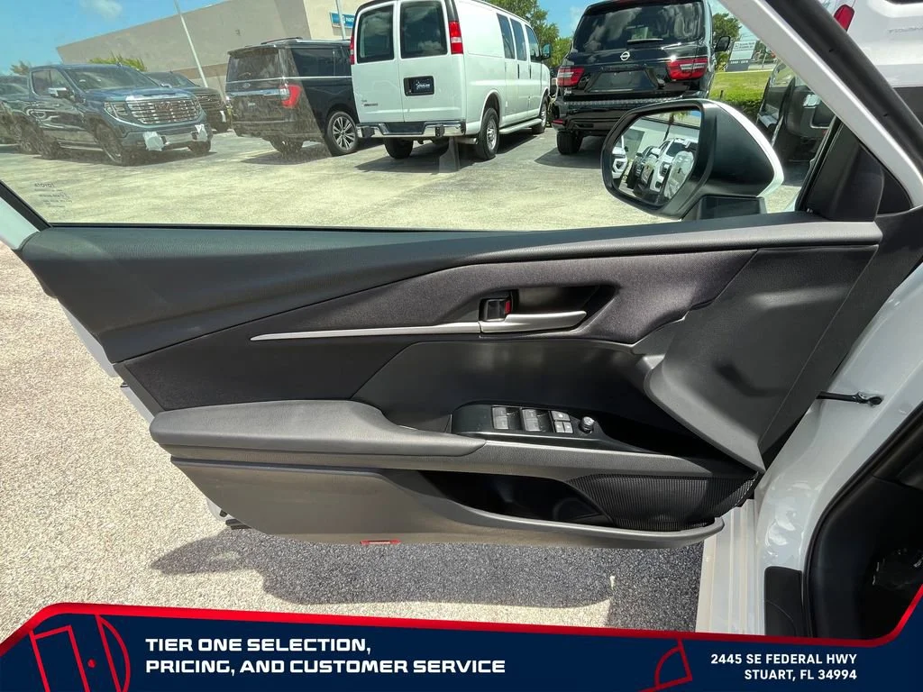 Used 2025 White Toyota LE image 24
