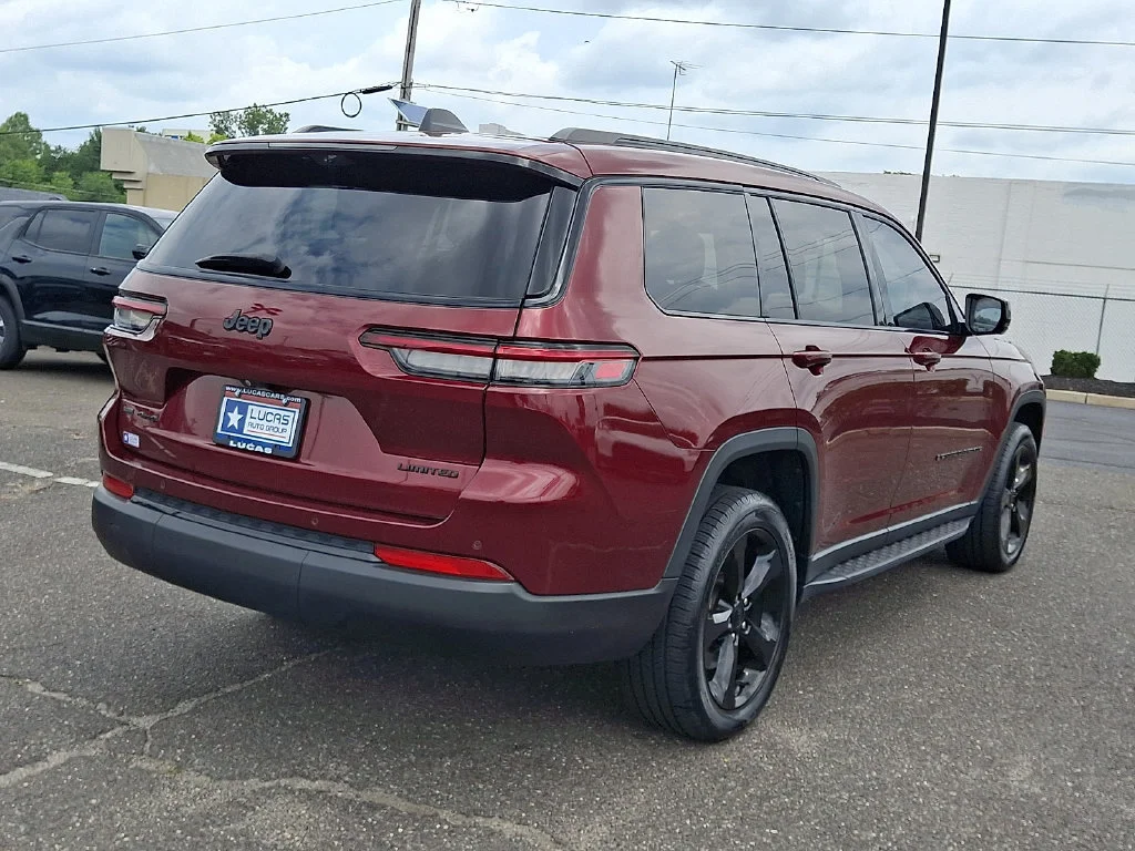 Used 2022 Velvet Red Pear Jeep Limited image 12