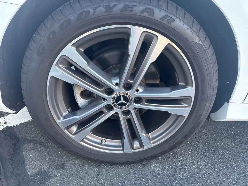 Used 2023  Mercedes-Benz E 350 image 17
