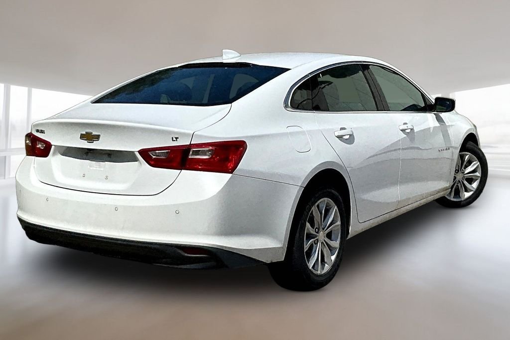 Used 2025 Summit White Chevrolet LT image 6