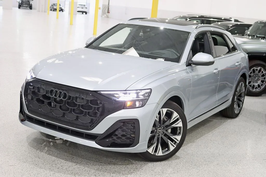 Used 2025 Silver Audi 55 Prestige image 5