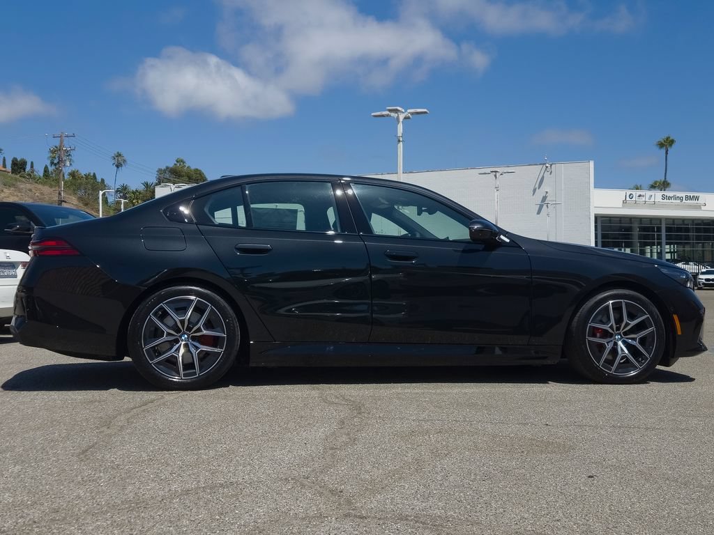 New 2027 Black Sapphire Metallic BMW eDrive40 image 3