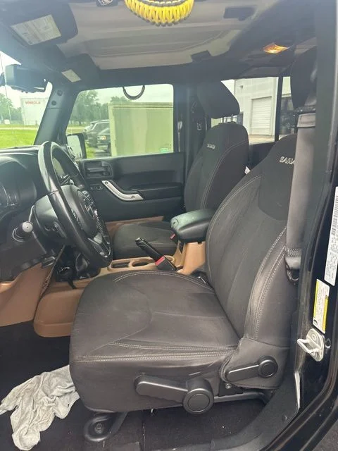 Used 2018 Black Jeep Unlimited Sahara image 2