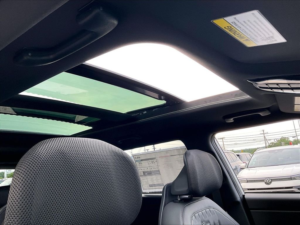 New 2027 Snow White Pearl Kia X-Line image 18