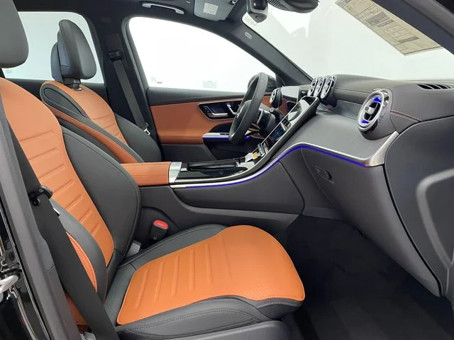 New 2027 Black Mercedes-Benz GLC 300 image 18