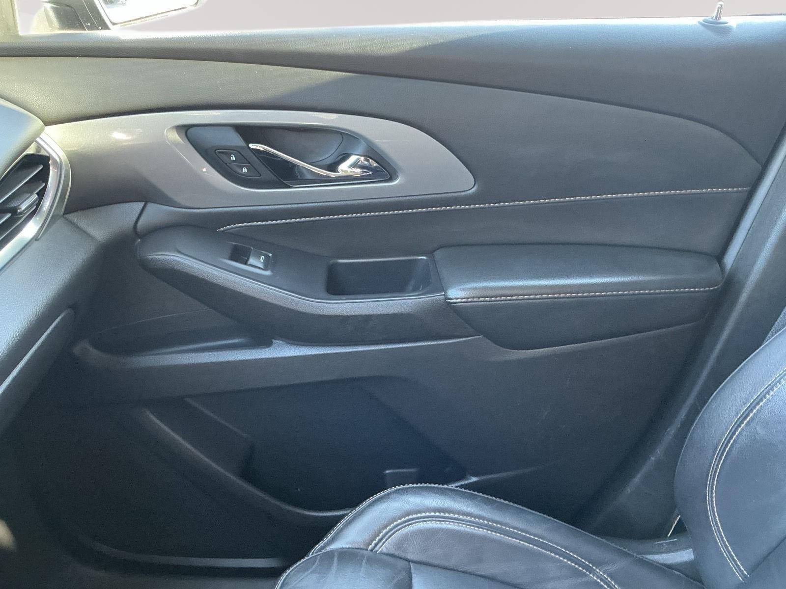 Used 2021 Mosaic Black Metallic Chevrolet LT Leather image 4